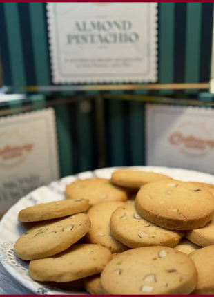 Almond Pista Cookies